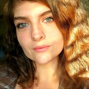 Meet your Posher, Caity